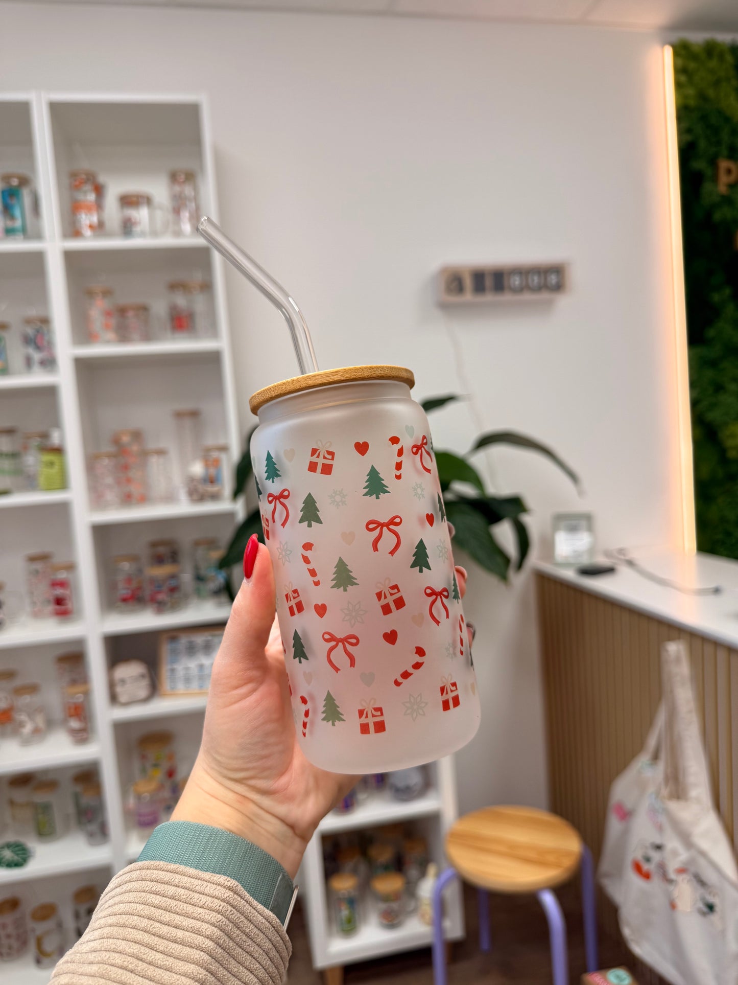 Glass Cup "Winter World“ milchig 16oz