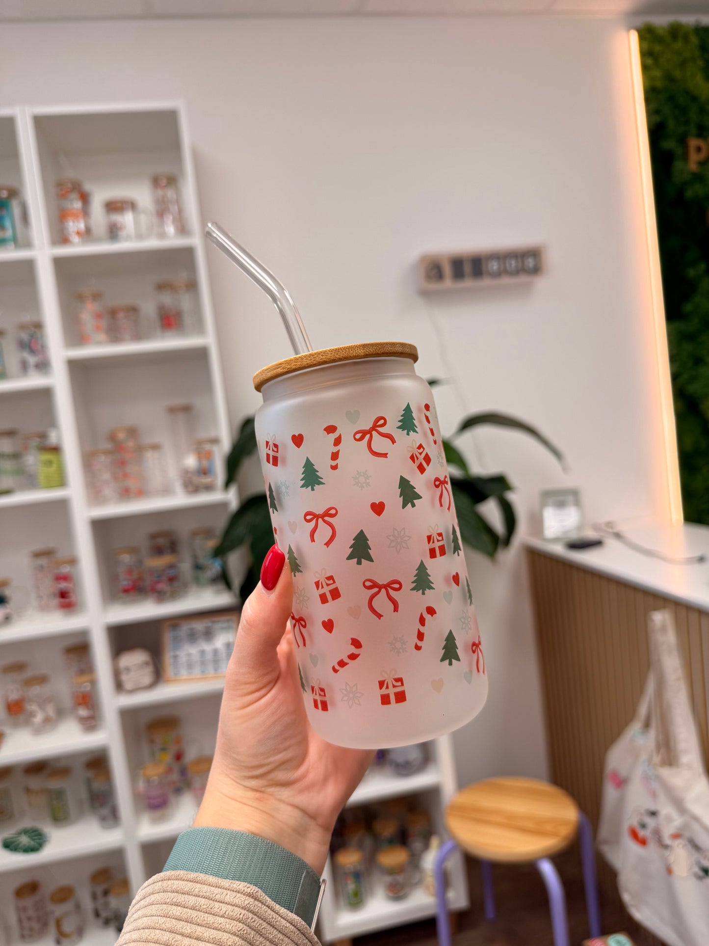 Glass Cup "Winter World“ milchig 16oz