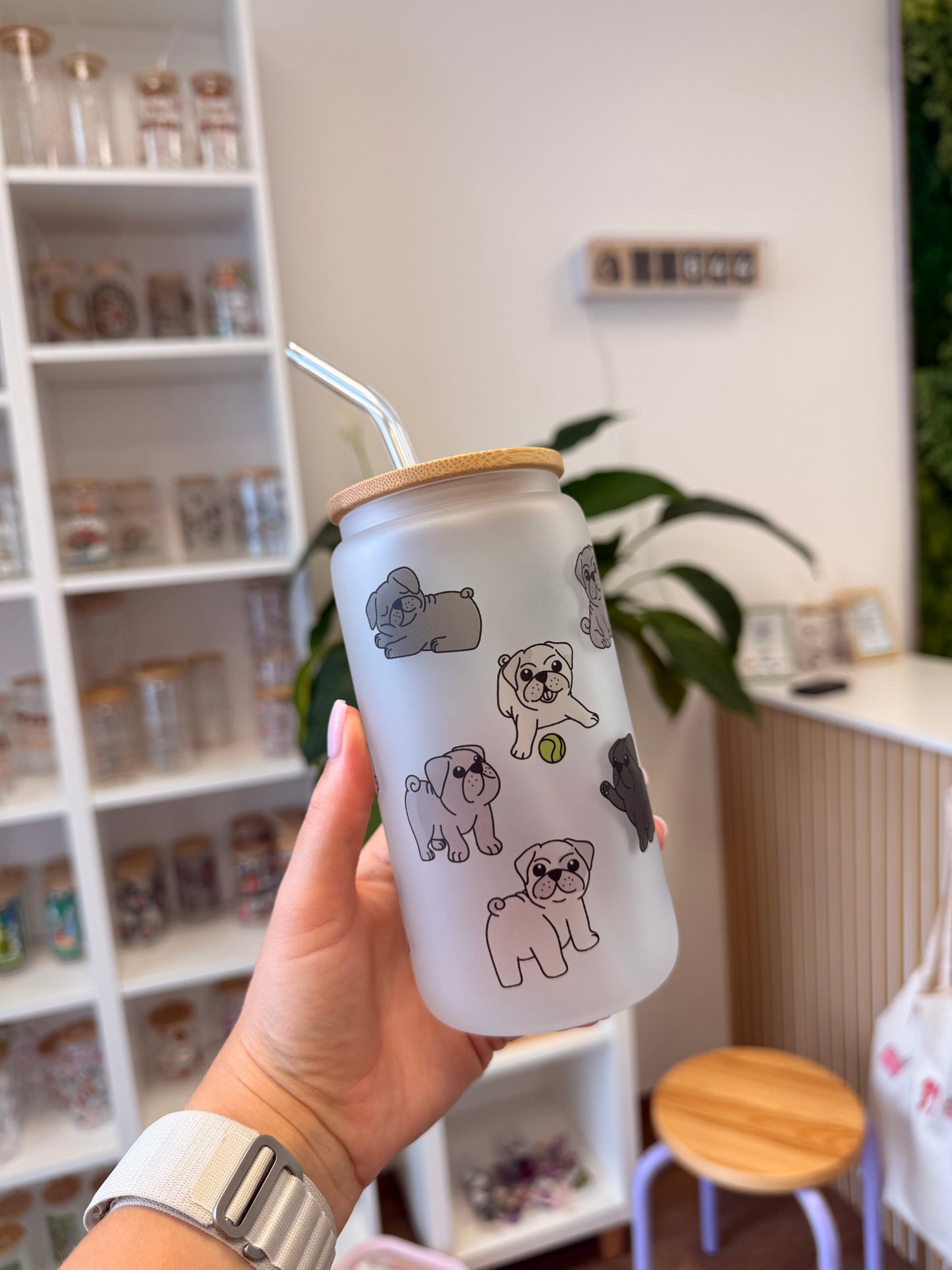 Glass Cup "Pug“ milchig 16oz