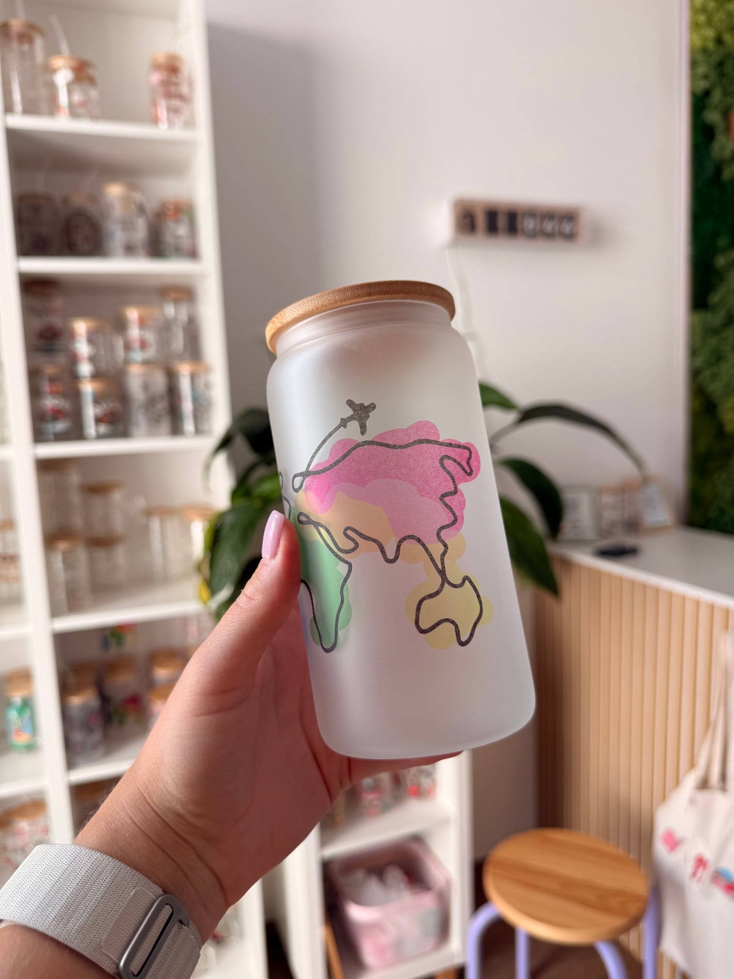 B-Ware* Glass Cup "colored world“ milchig 16oz